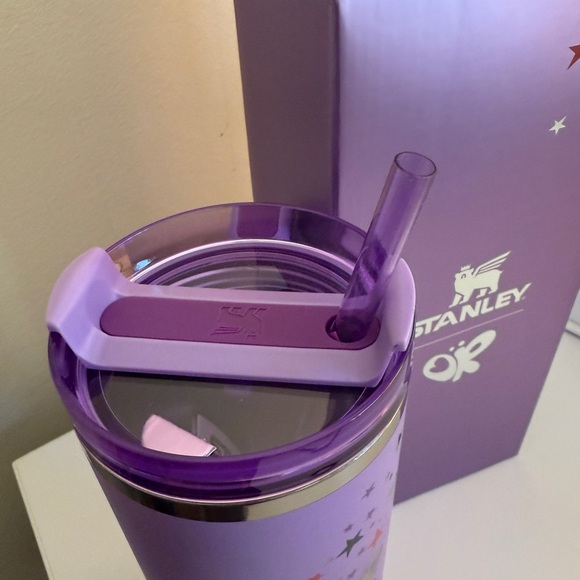 [PRICED TO SELL] Olivia Rodrigo x Stanley Quencher H2.0 Tumbler - Brand new - Picture 5 of 10